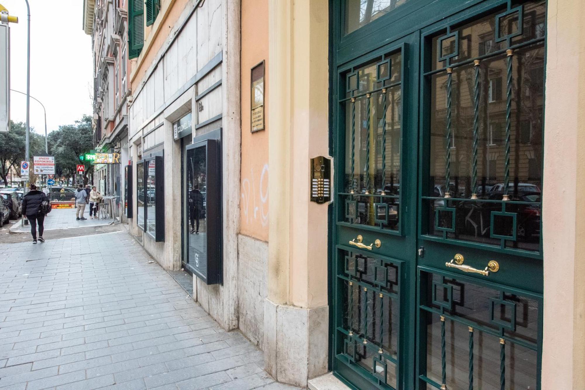 Benny Gold - Domus Romano Exterior photo